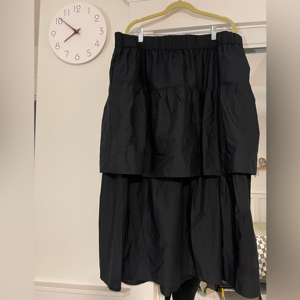Who What Wear Women's Tiered Midi Skirt Black 1X